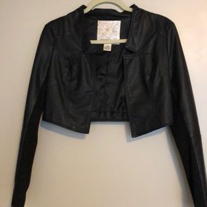 Cropped leather jacket